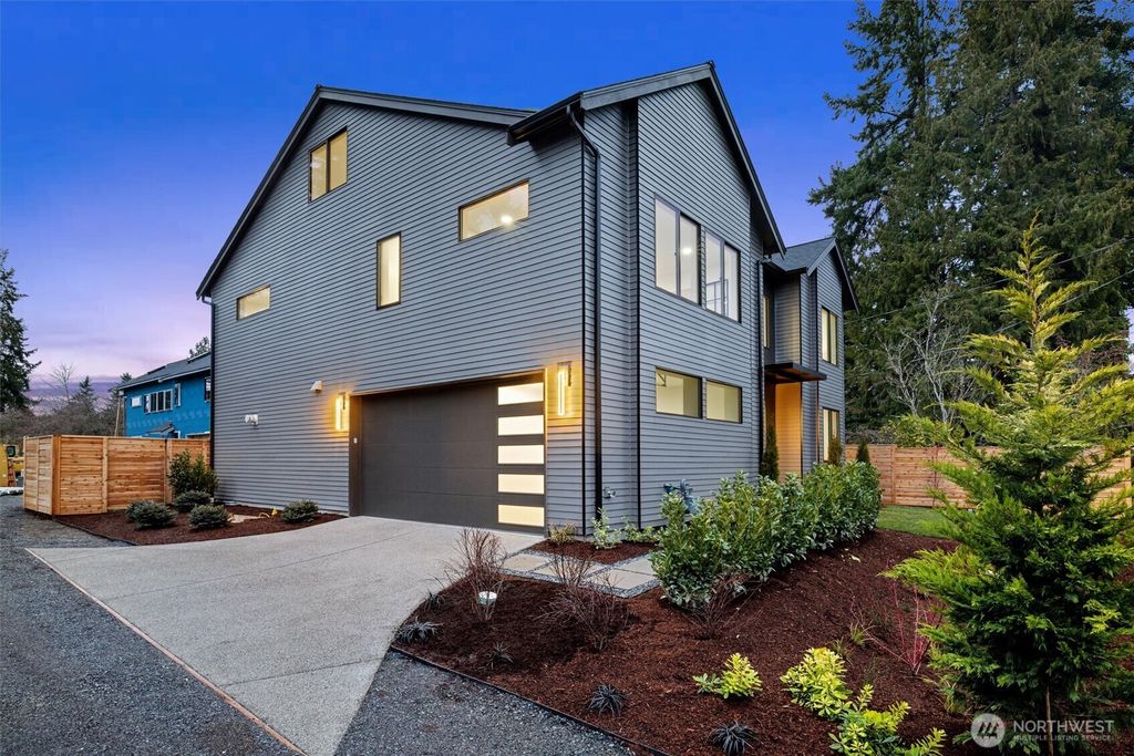 Photo of 10733 17th Avenue NE, Seattle, WA 98125 (MLS # 2475584)