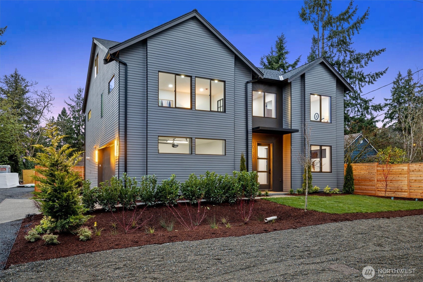 10733 17th Avenue NE