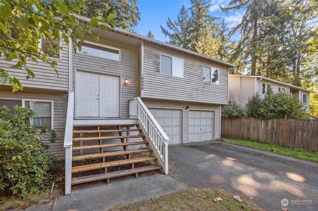 Photo of 10006 Sandpoint Way NE, Seattle, WA 98125 (MLS # 2298458)