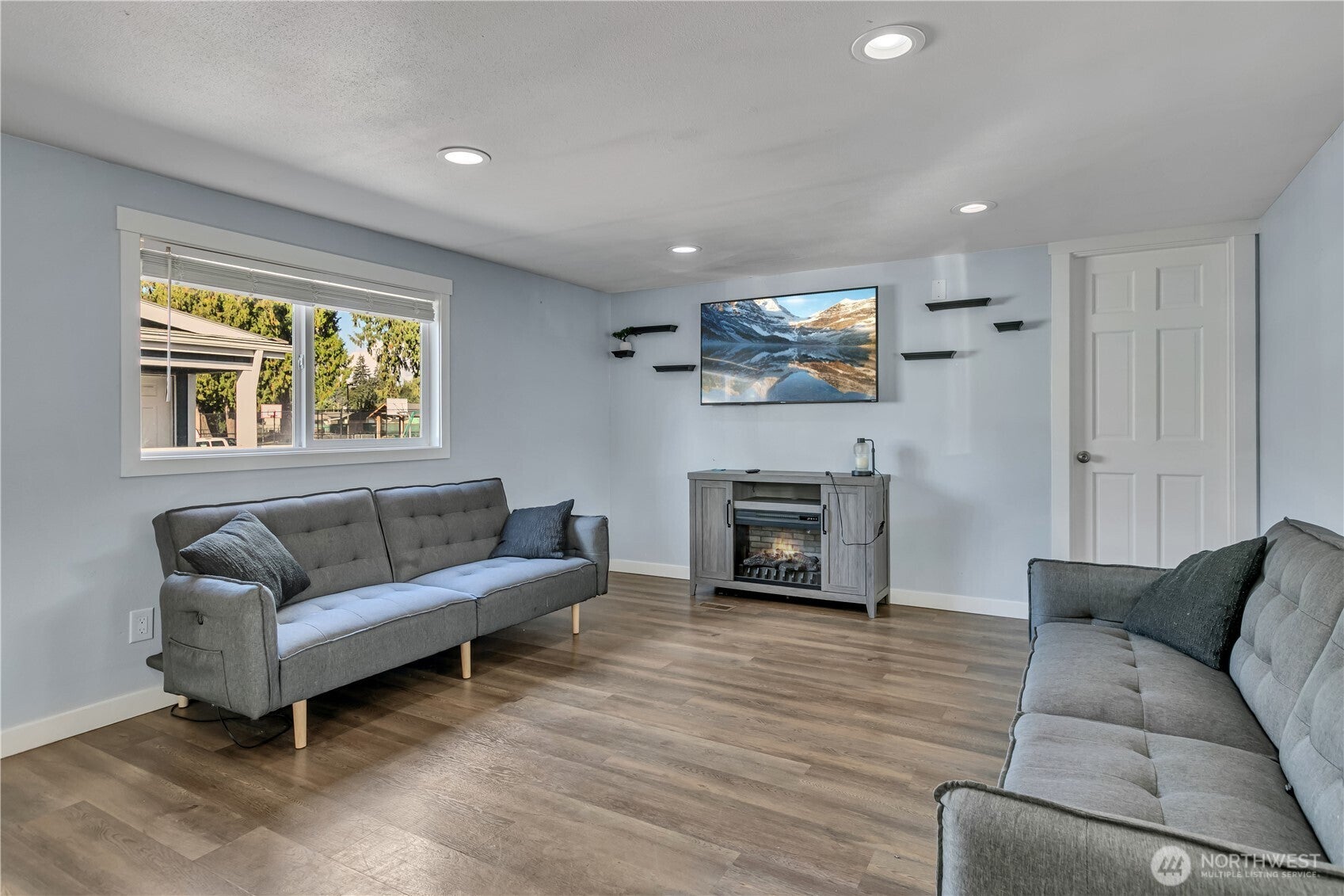 401 37th Street SE 44