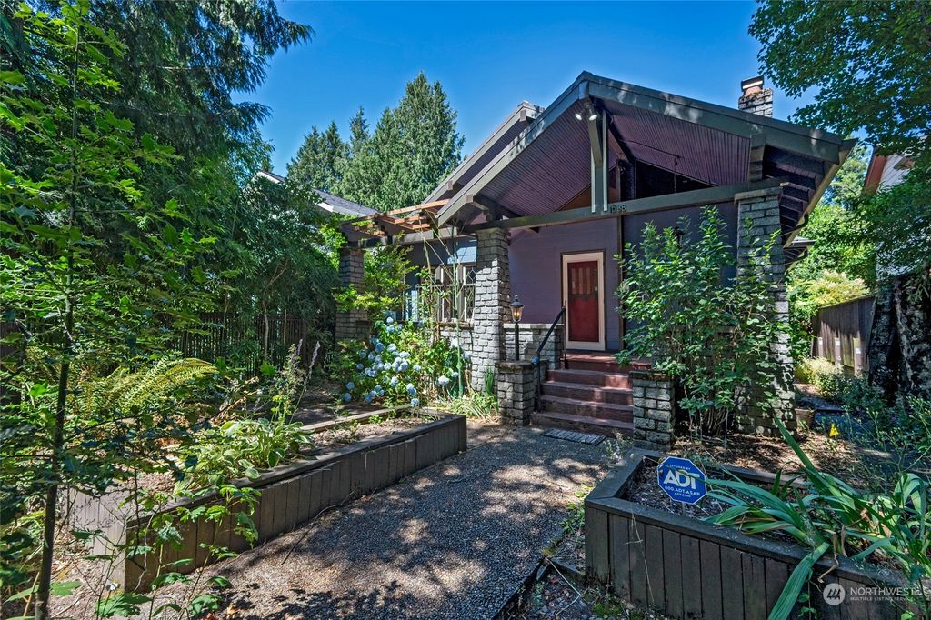 Photo of 1538 NE 62nd Street, Seattle, WA 98115 (MLS # 2269739)