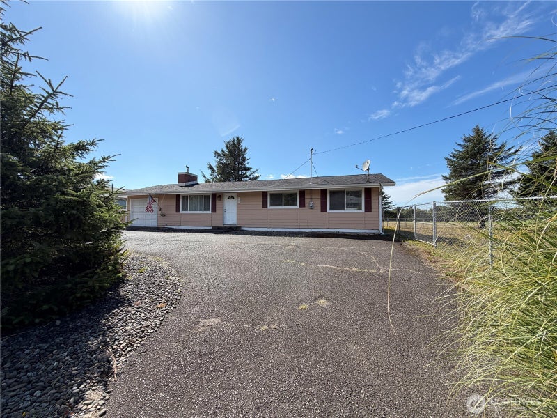 655 Canal Drive NE