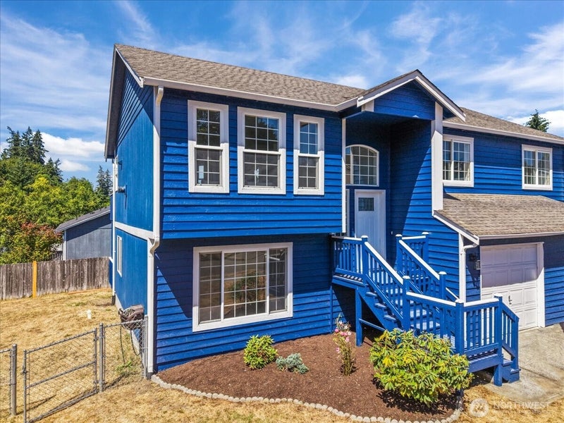 2956 lowren Loop