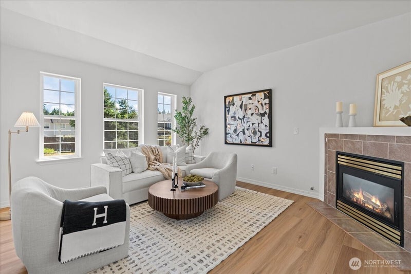 2956 lowren Loop