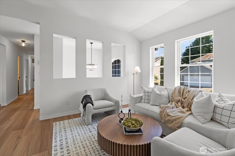 2956 lowren Loop