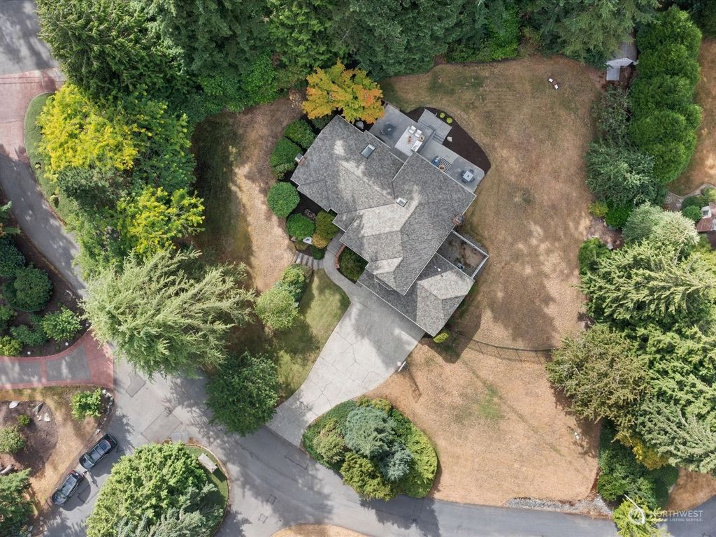 Photo of 13202 NE 55th Place, Bellevue, WA 98005 (MLS # 2272523)