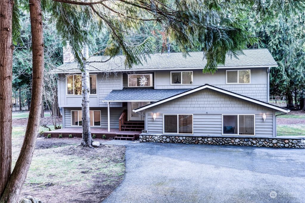 Photo of 16721 199th Place NE, Woodinville, WA 98077 (MLS # 2048027)