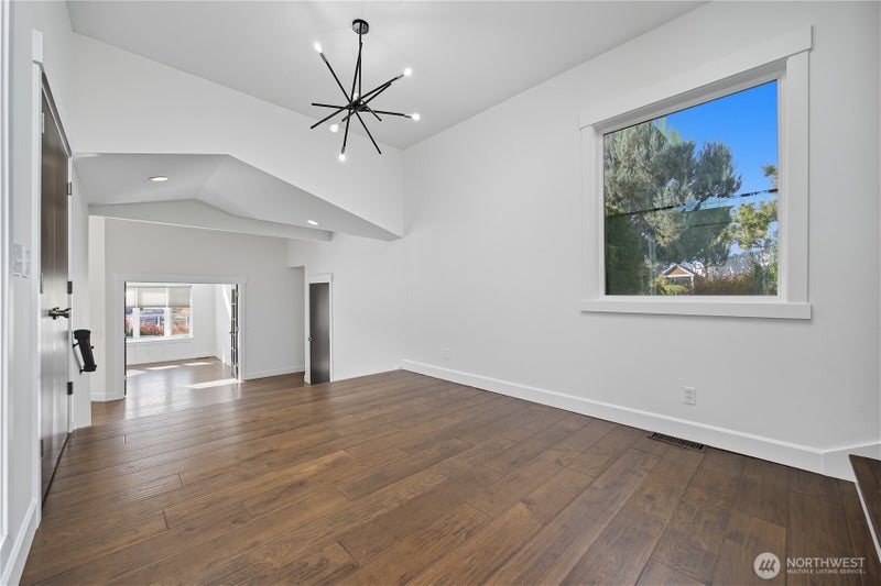 5404 Collins Road