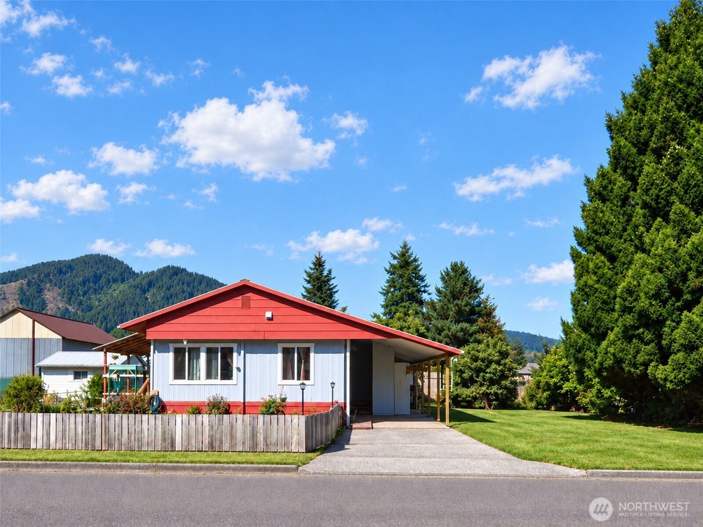 Photo of 344 Temple Avenue, Morton, WA 98356 (MLS # 2581448)