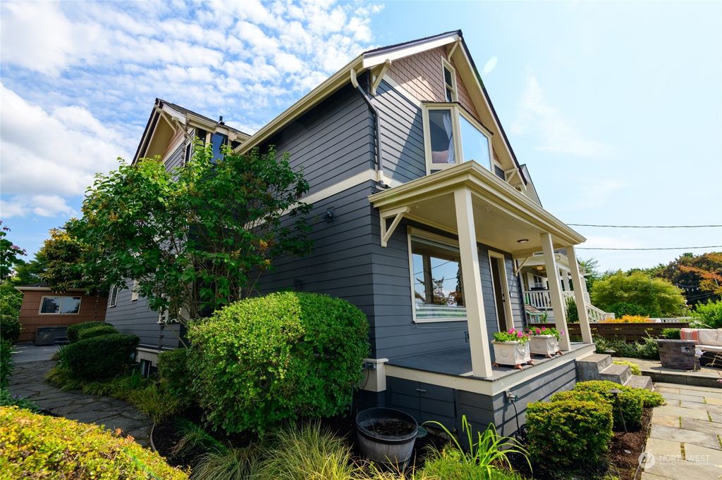 Photo of 6626 E Green Lake Way N, Seattle, WA 98103 (MLS # 2131563)