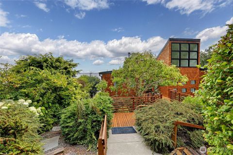 Photo of 4310 Rockaway Beach Road NE, Bainbridge Island, WA 98110 (MLS # 2441885)