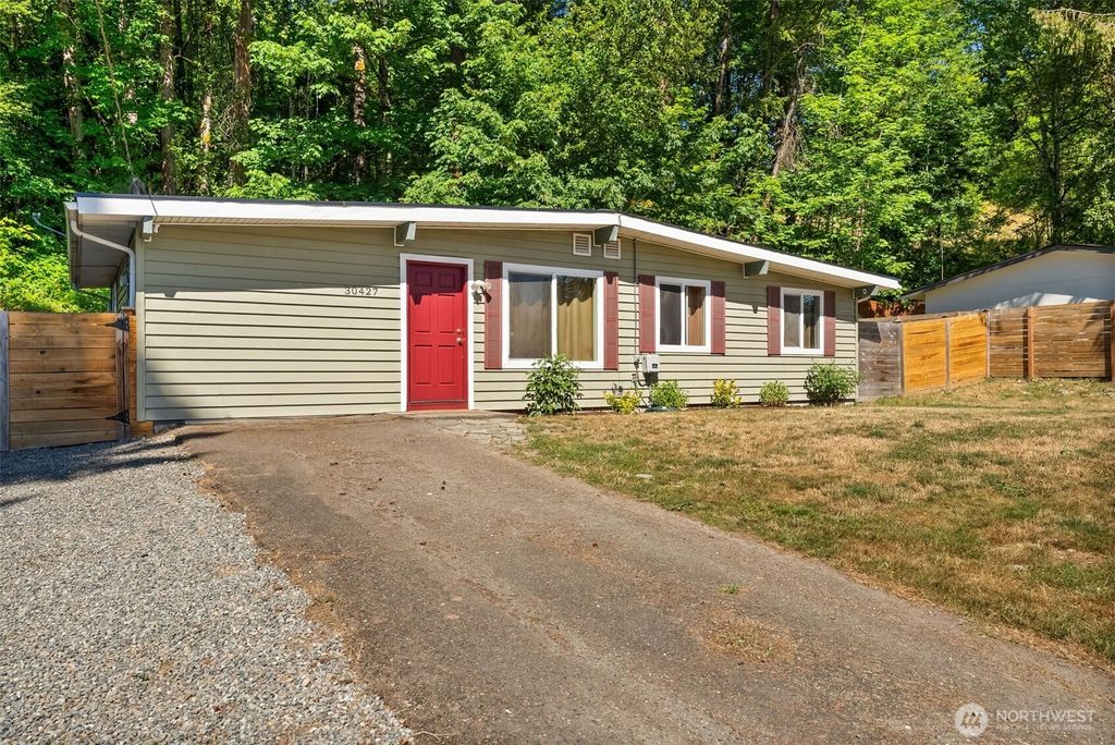 Photo of 30427 153rd Ave Ave SE, Kent, WA 98042 (MLS # 2417086)