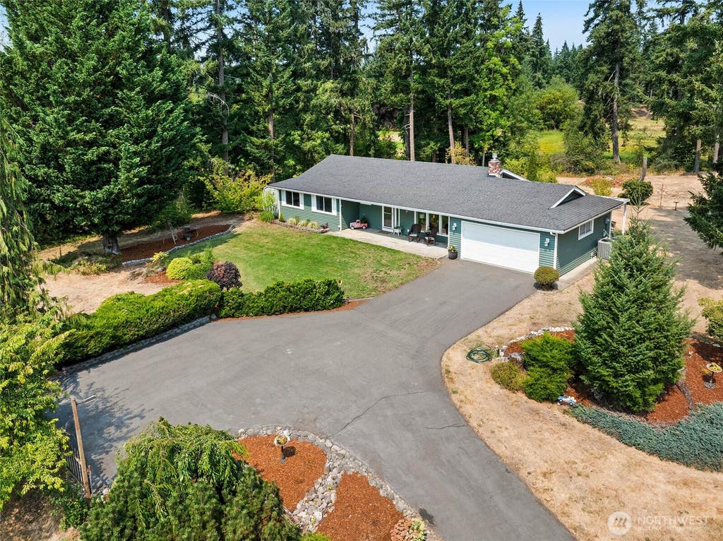 Photo of 35016 50th Avenue S, Roy, WA 98580 (MLS # 2570165)