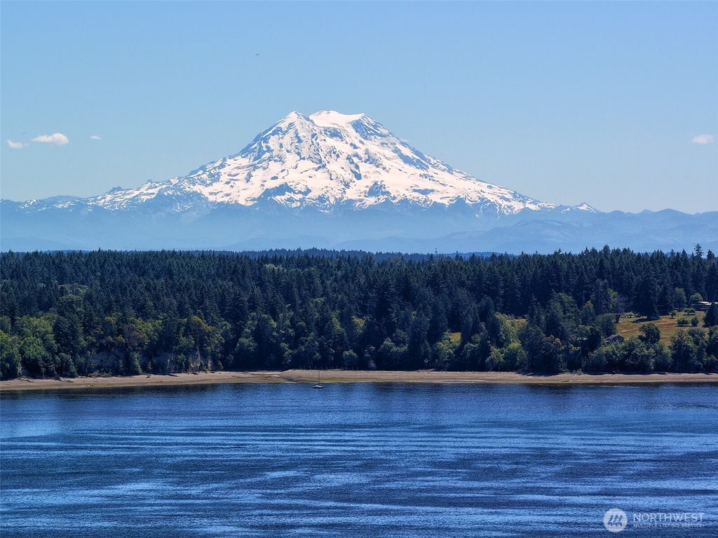 Photo of 2101 Beverly Beach Drive NW, Olympia, WA 98502 (MLS # 2540073)