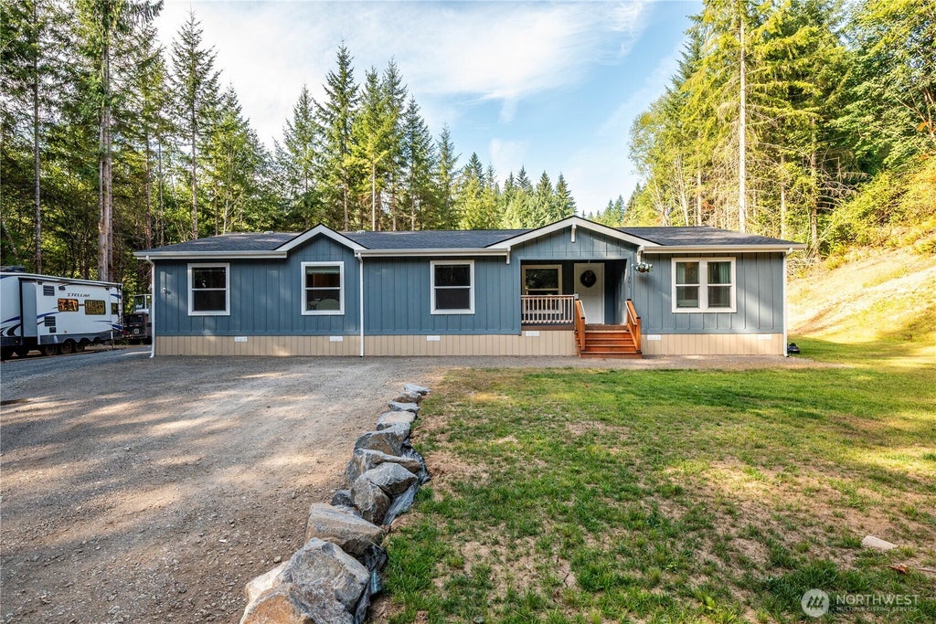 Photo of 301 Eufaula Heights Road, Longview, WA 98632 (MLS # 2576876)