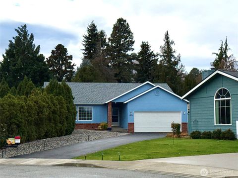 Photo of 1617 Woodland Drive, Wenatchee, WA 98801 (MLS # 2441951)