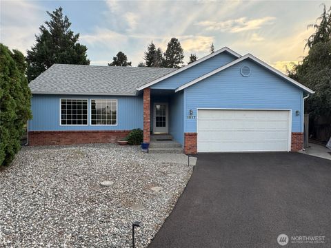 Photo of 1617 Woodland Drive, Wenatchee, WA 98801 (MLS # 2441951)