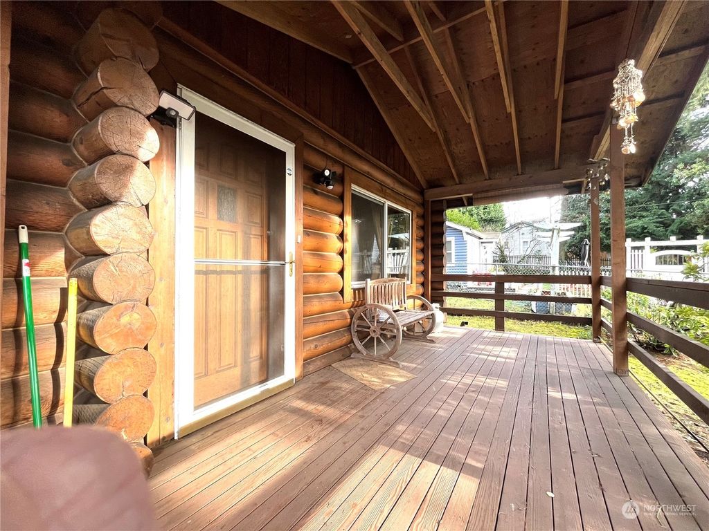 Photo of 14508 6th Avenue NE, Shoreline, WA 98155 (MLS # 2318896)