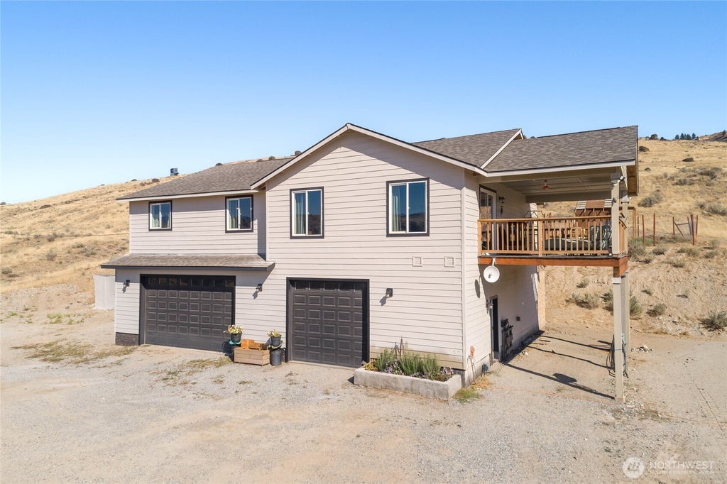 Photo of 70 Hill Range Lane, Waterville, WA 98858 (MLS # 2587814)