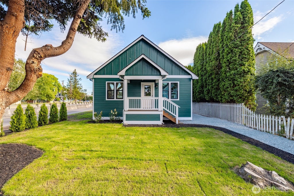 Photo of 100 Milwaukee Street, Mount Vernon, WA 98273 (MLS # 2553023)