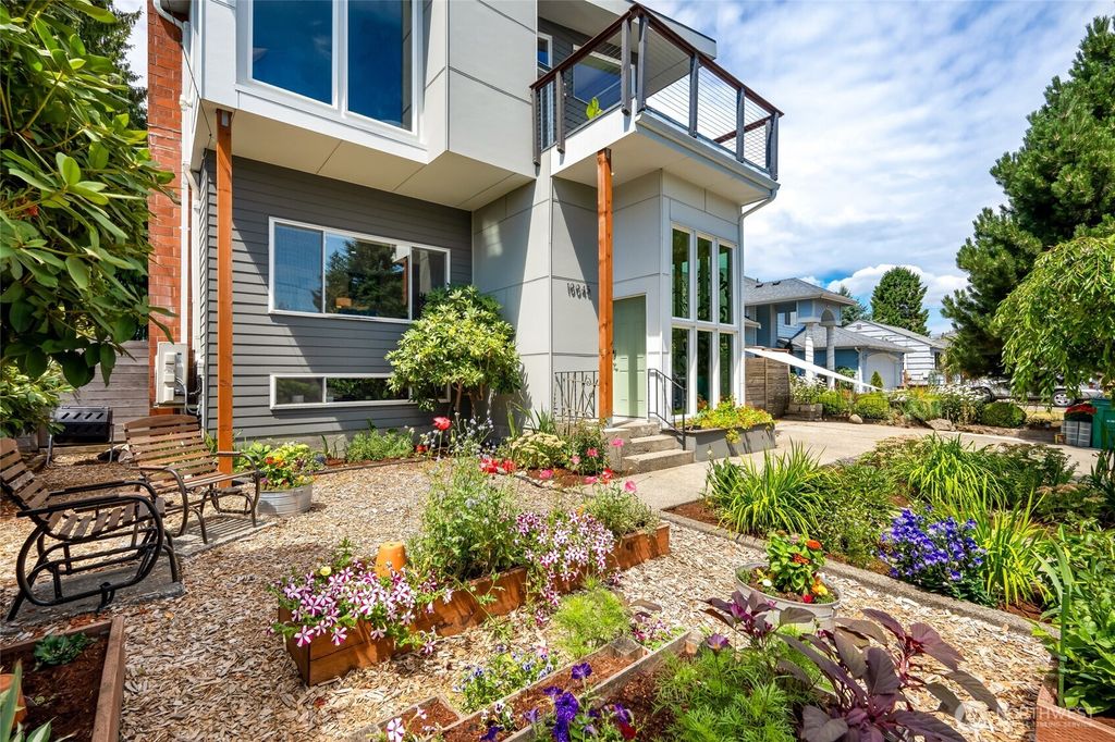 Photo of 10045 9th Avenue SW, Seattle, WA 98146 (MLS # 2459690)