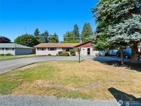 Photo of 1205 S Walnut Street, Burlington, WA 98233 (MLS # 2503151)