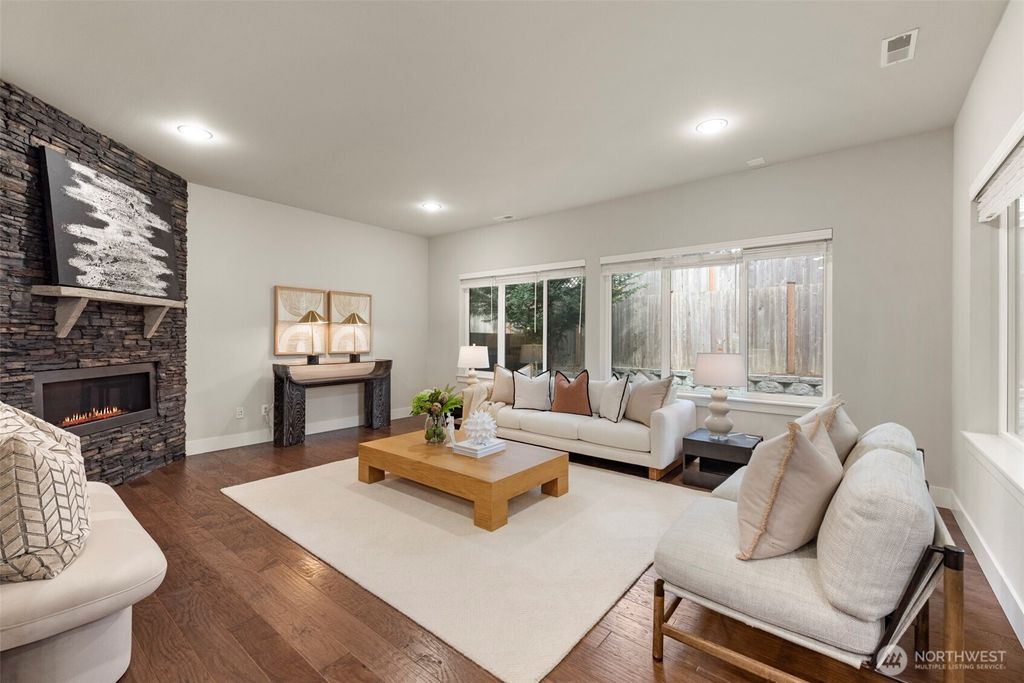 Photo of 1421 184th Street SW, Lynnwood, WA 98037 (MLS # 2497364)