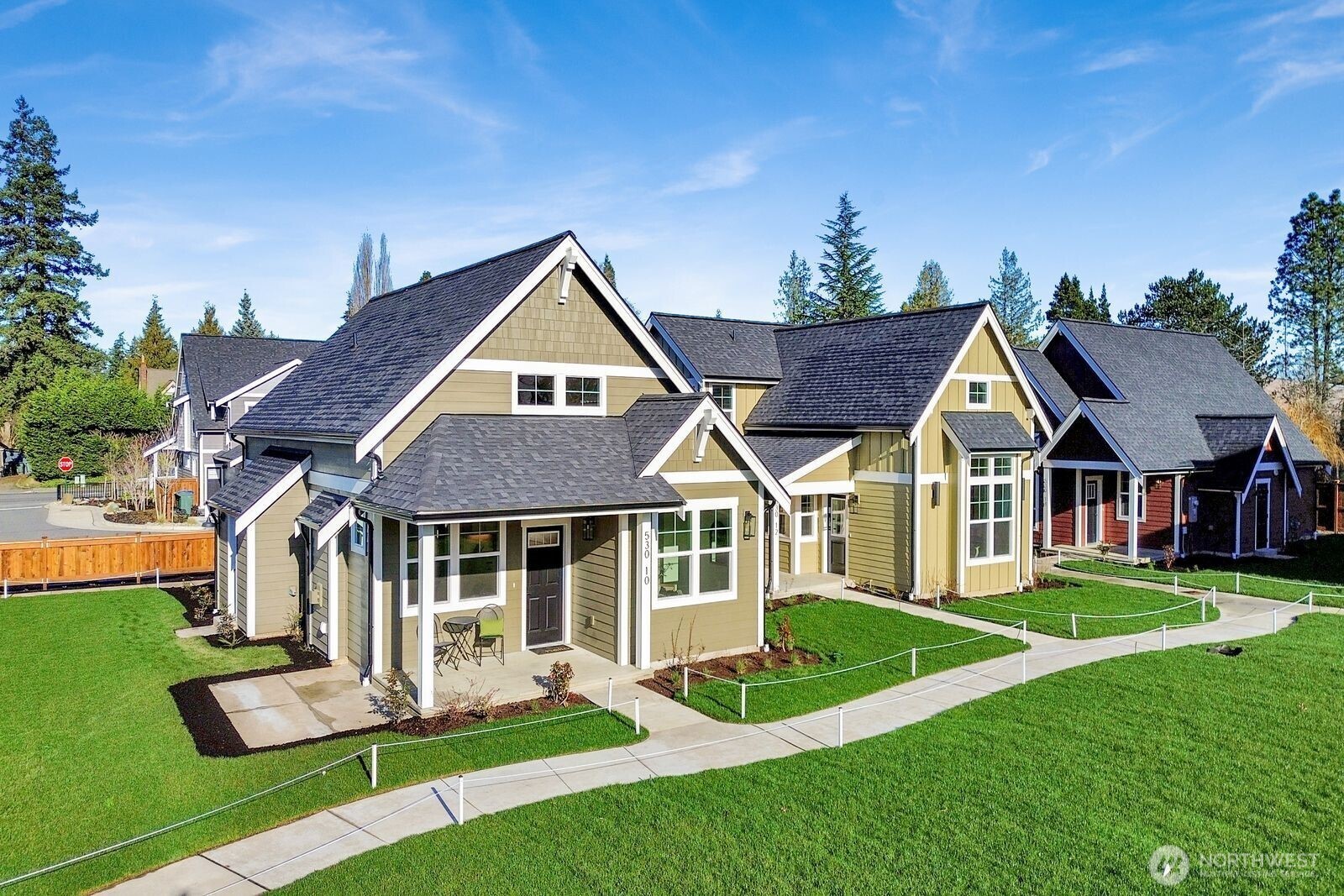 530 E Sunset Drive 10