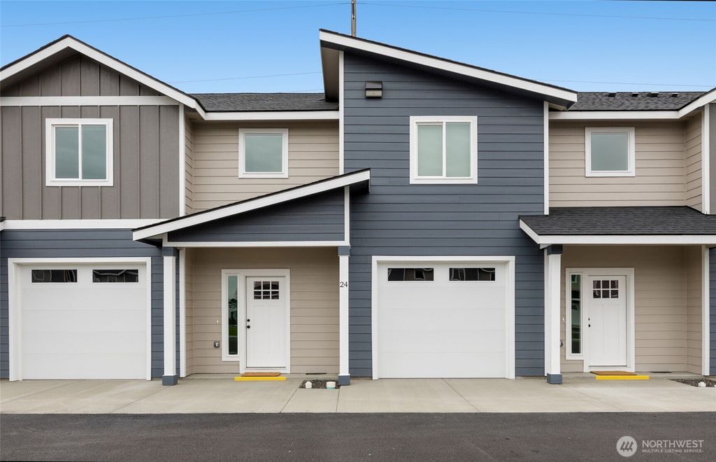 Photo of 370 Ivy Street NE #E24, Ephrata, WA 98823 (MLS # 2457283)