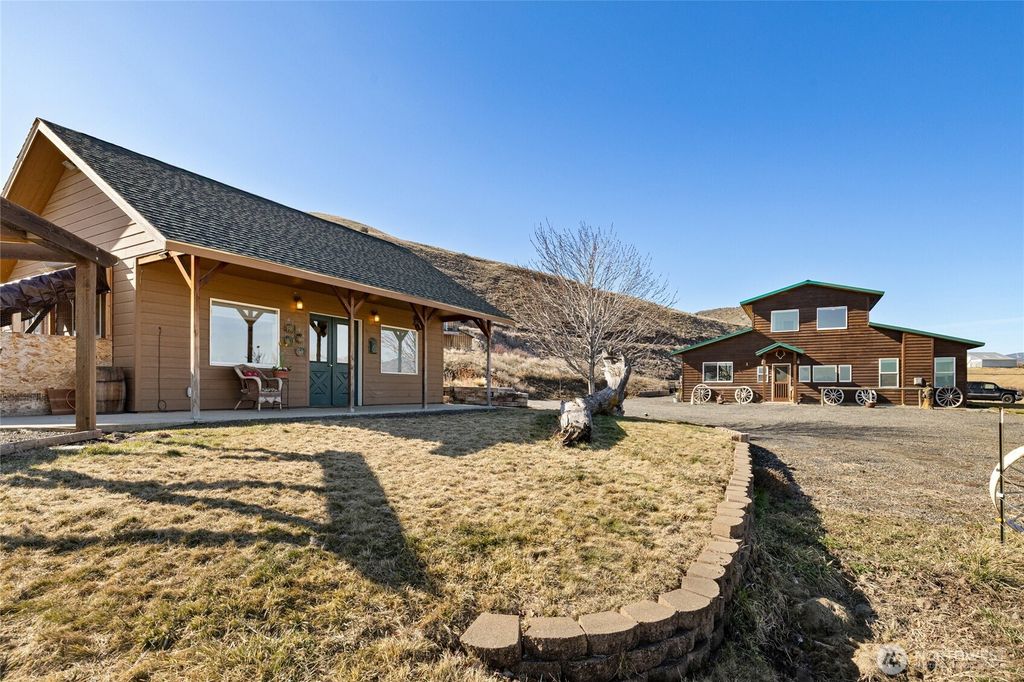 Photo of 520 Blazing Sky Lane, Ellensburg, WA 98926 (MLS # 2488331)