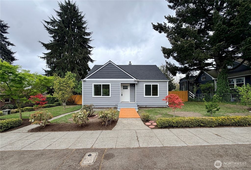 Photo of 1944 S Ash Street, Tacoma, WA 98405 (MLS # 2514379)