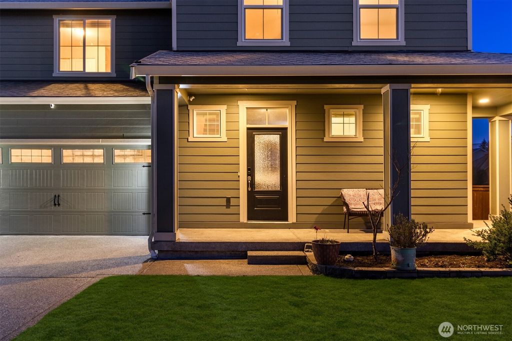 Photo of 985 Riley Drive E, Enumclaw, WA 98022 (MLS # 2469724)