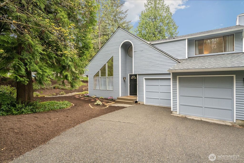 Photo of 11716 NE 95th Street, Kirkland, WA 98033 (MLS # 2517467)
