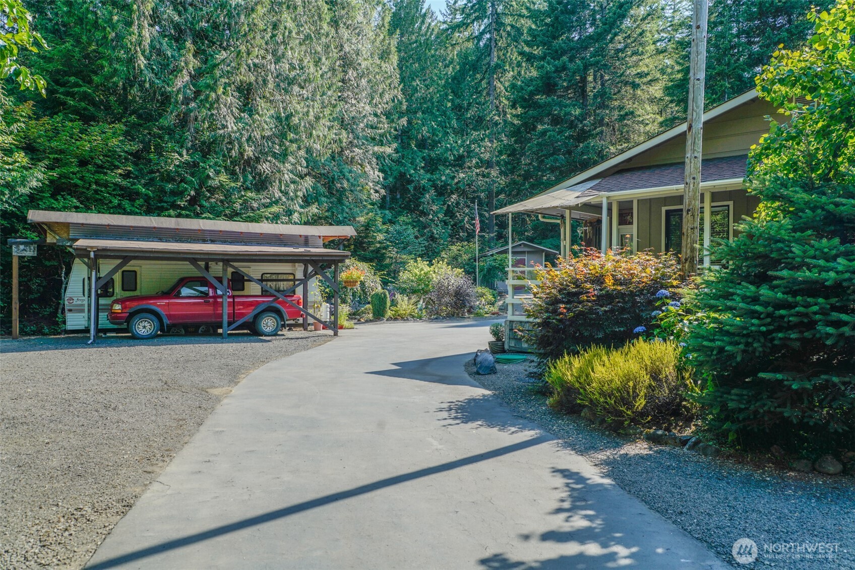 40 N Cresthill Way