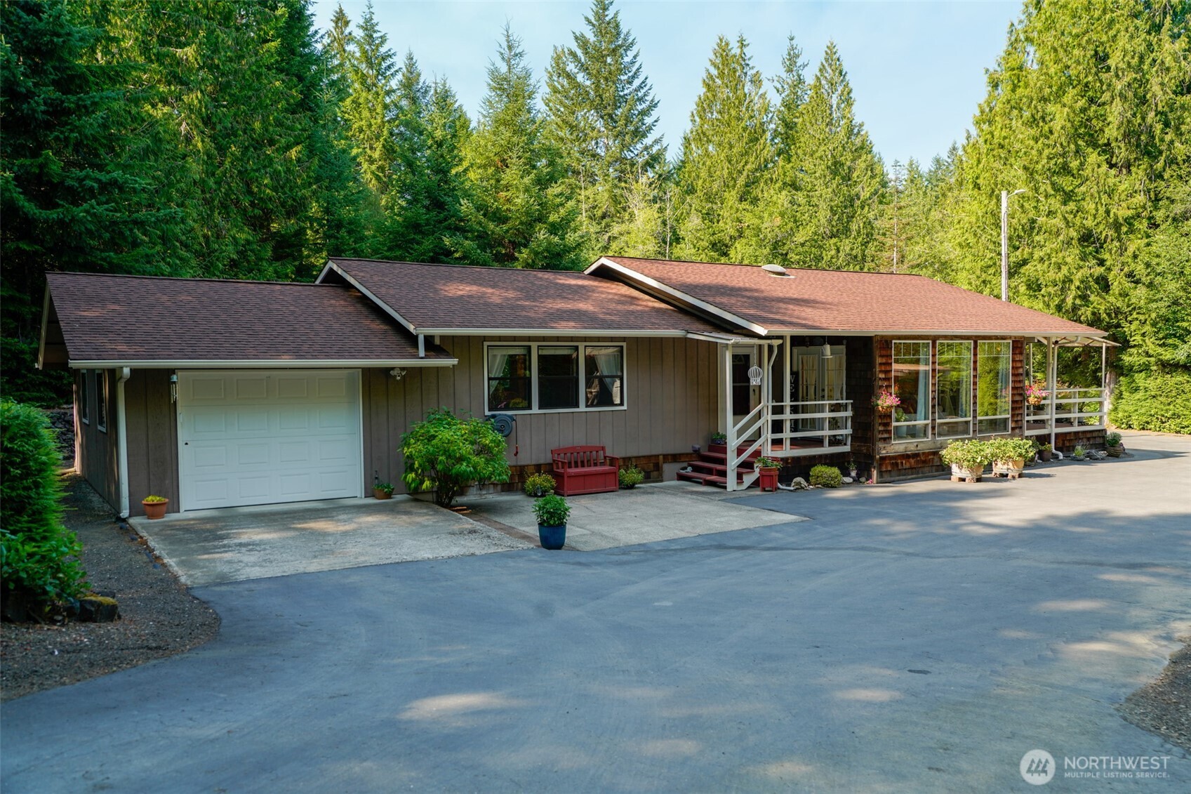40 N Cresthill Way