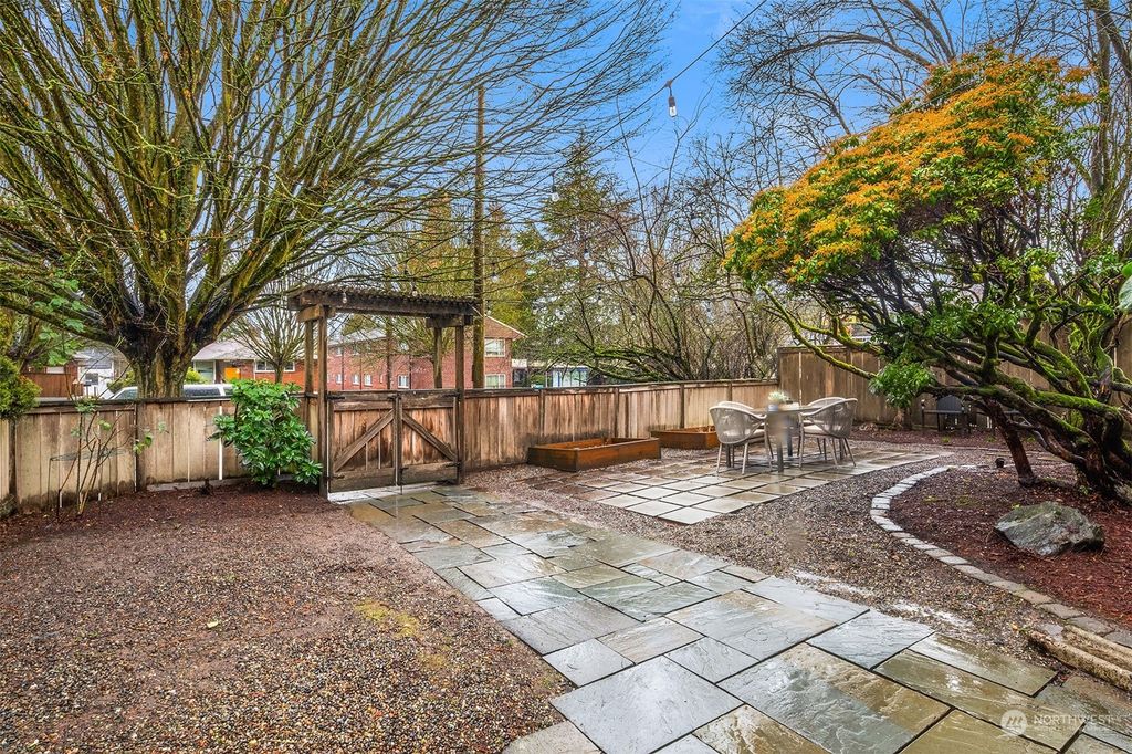 Photo of 9218 35th Avenue SW, Seattle, WA 98126 (MLS # 2318351)