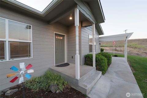 Photo of 6279 Touchet North Road, Touchet, WA 99360 (MLS # 2370604)
