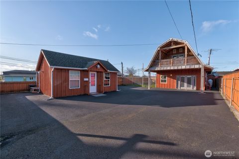 Photo of 204 7th Street SE, Long Beach, WA 98631 (MLS # 2260545)