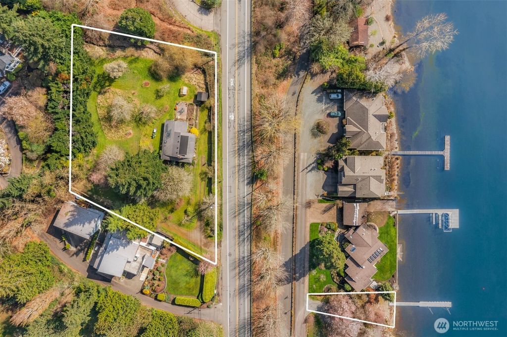 Photo of 2642 E Lake Sammamish Parkway NE, Sammamish, WA 98074 (MLS # 2343443)