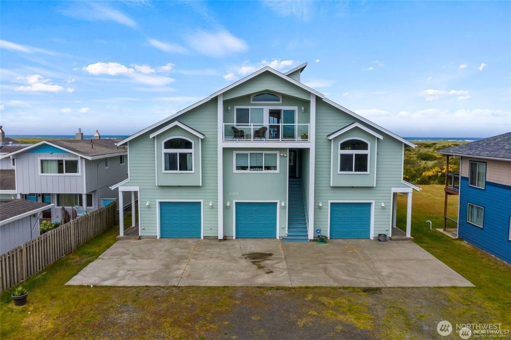 Photo of 1029 S Sand Dune Avenue SW, Ocean Shores, WA 98569 (MLS # 2502518)