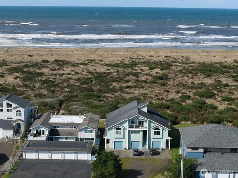 Photo of 1029 S Sand Dune Avenue SW, Ocean Shores, WA 98569 (MLS # 2502518)
