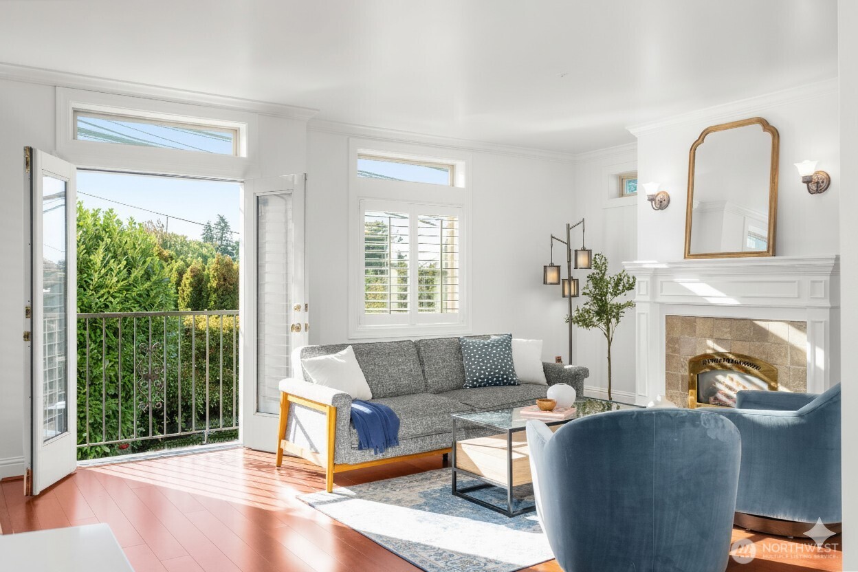 1823 Queen Anne Avenue N 202