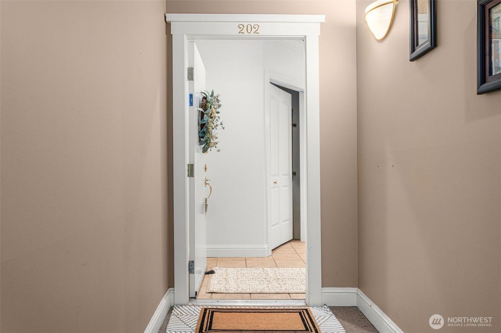 Photo of 1823 Queen Anne Avenue N #202, Seattle, WA 98109 (MLS # 2435283)