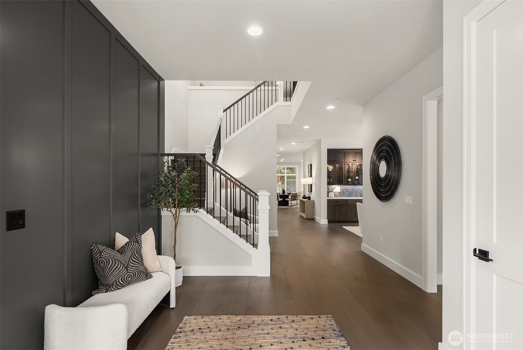 Photo of 12822 NE 73rd Street, Kirkland, WA 98033 (MLS # 2338008)