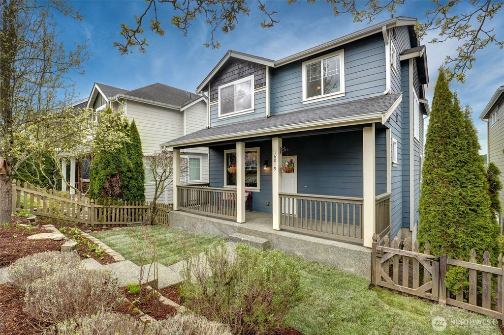 Photo of 16019 2nd Avenue NE, Duvall, WA 98019 (MLS # 2498755)