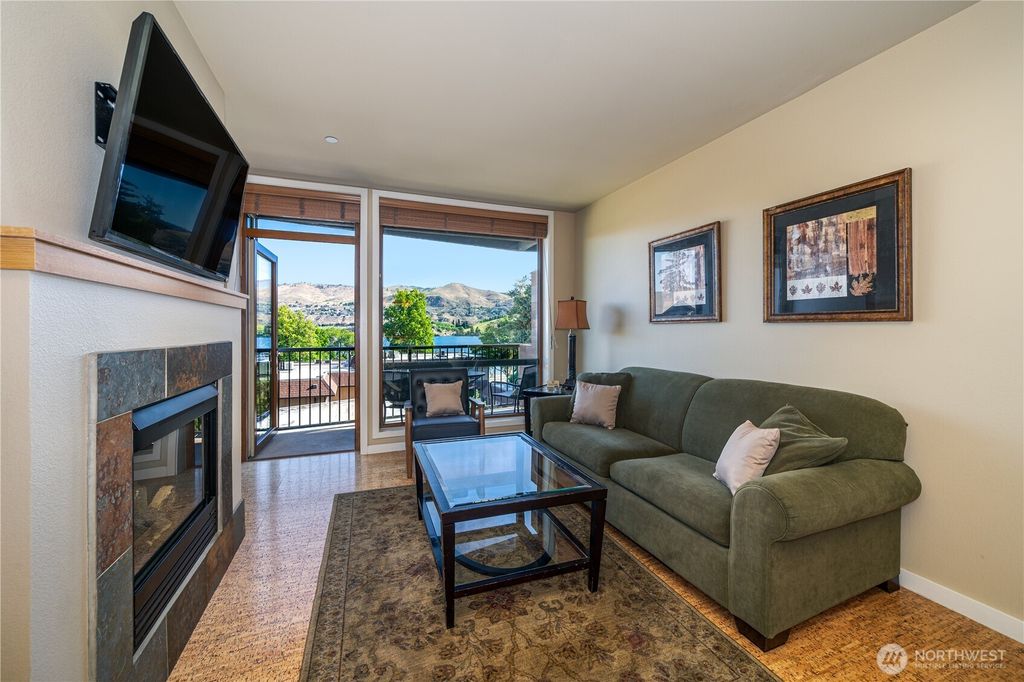 listing image 9363352901608266394