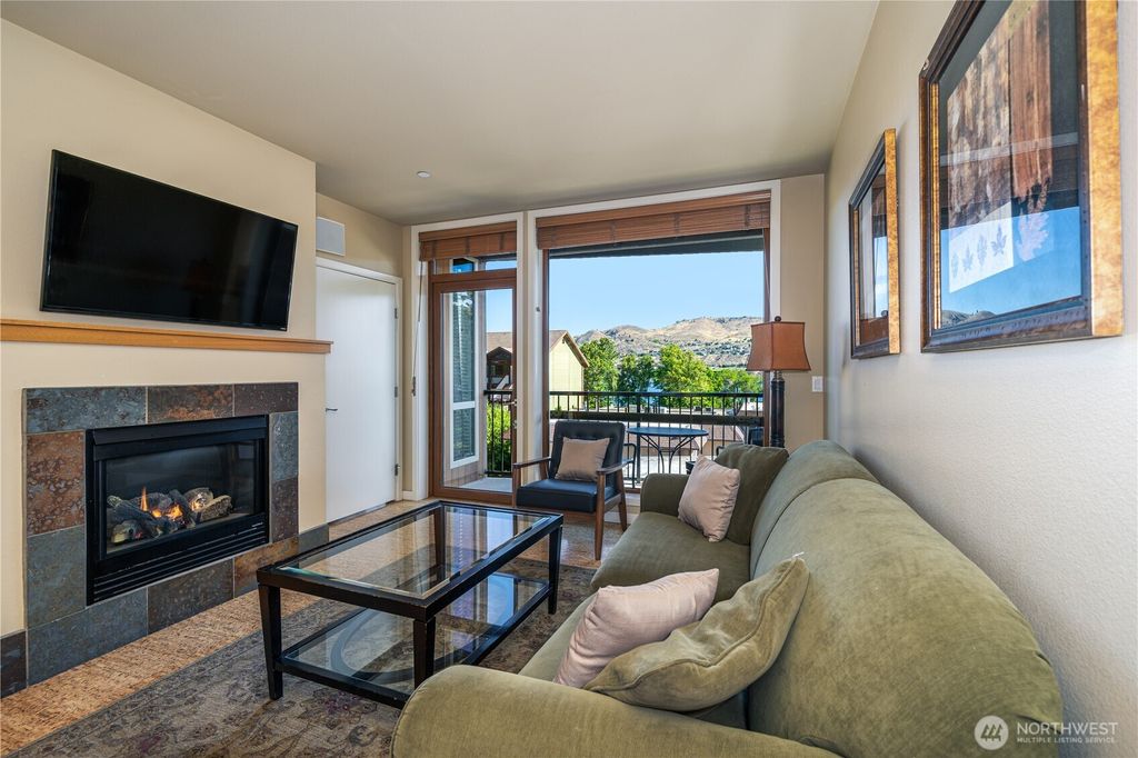 listing image 9367192952159525671