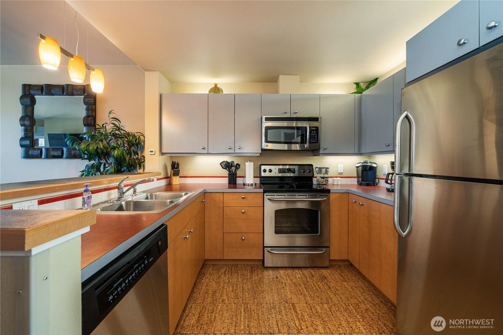 listing image 9366598401464826661