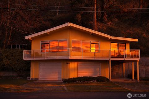 Photo of 3545 Shell Street, Greenbank, WA 98253 (MLS # 2493013)