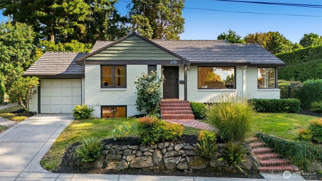 Photo of 4715 W Roberts Way, Seattle, WA 98199 (MLS # 2580252)